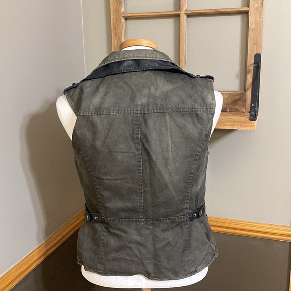 Chelsea & violet moss green & brown faux leather vest size XS NWOT - Picture 4 of 10